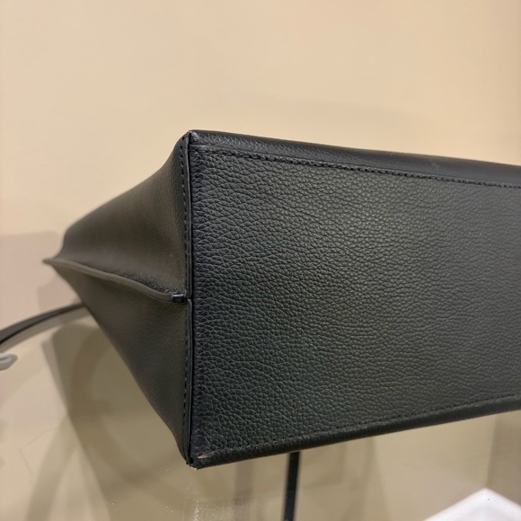 Coach Mollie Black and Red Leather Tote with Gold Accents & Key Chain - Picture 10 of 14